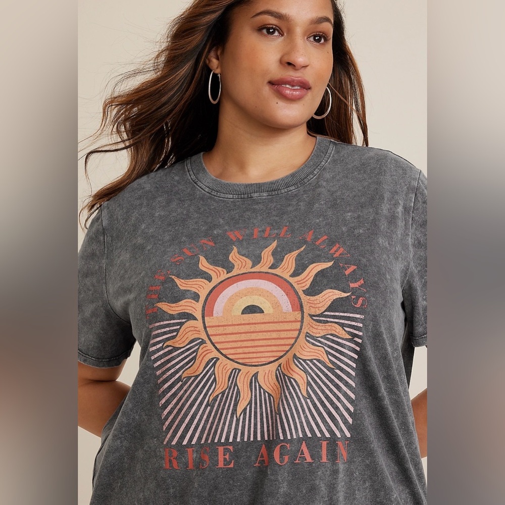 Maurices Charcoal Sunburst Tee